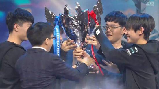 DOTA2不朽杯总决赛圆满落幕 电竞生态迎来新机遇